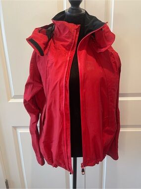 66°NORTH Red Ski & Snow Jacket — Alpine Insulated Shell